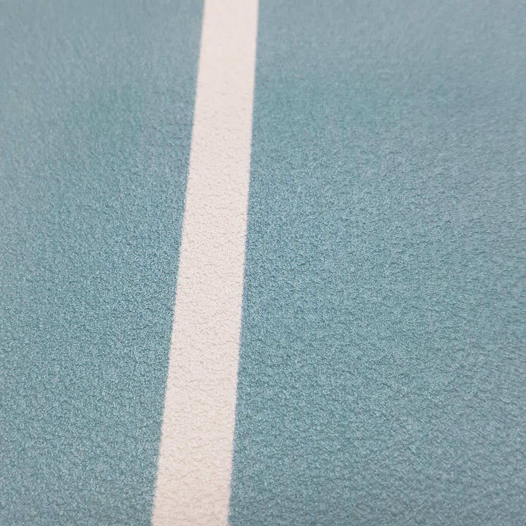 Nowoczesna, niebiesko-biała tapeta w krzywą kratkę - Dekoori zdjęcie 4
