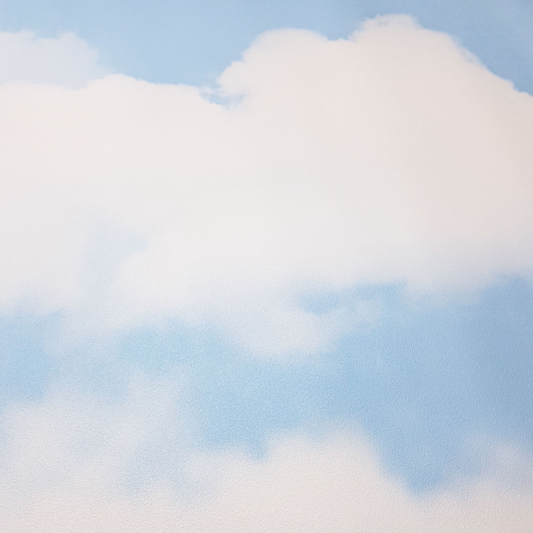 Jasnoniebieska fototapeta w białe chmurki chmury - Dekoori zdjęcie 4