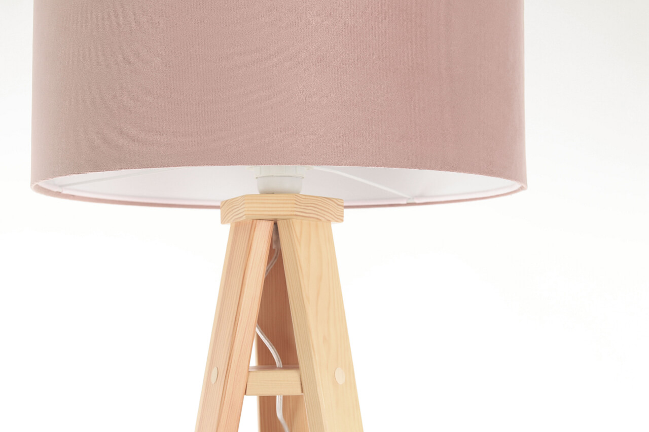 Welurowa lampa podłogowa z walcowym, pudrowo różowym abażurem na drewnianym trójnogu JASMINE BEBE - BPS Koncept zdjęcie 4