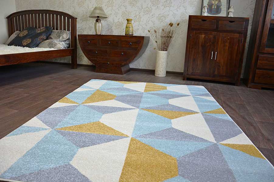Nowoczesny dywan geometryczny w żółte, szare, białe i niebieskie romby, trójkąty NORDIC KLOCKI - Dywany Łuszczów zdjęcie 4
