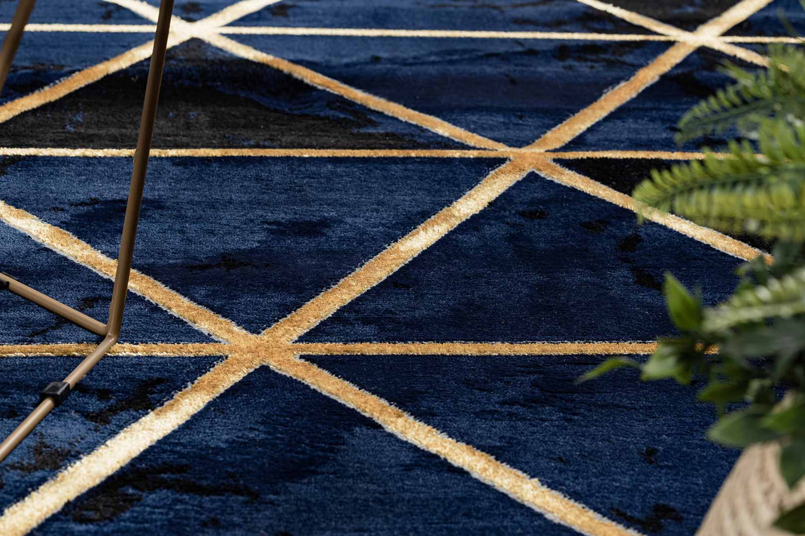 Granatowy elegancki dywan Navy Gold w geometryczne trójkąty ze złotej nitki - Carpetforyou zdjęcie 4
