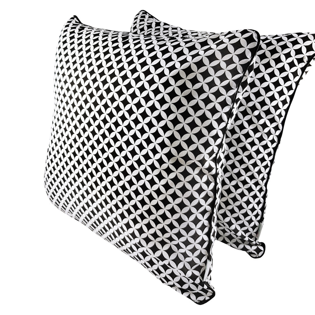 Orientalna poszewka na poduszkę w czarno-biały marokański wzór retro - Dekoori zdjęcie 2