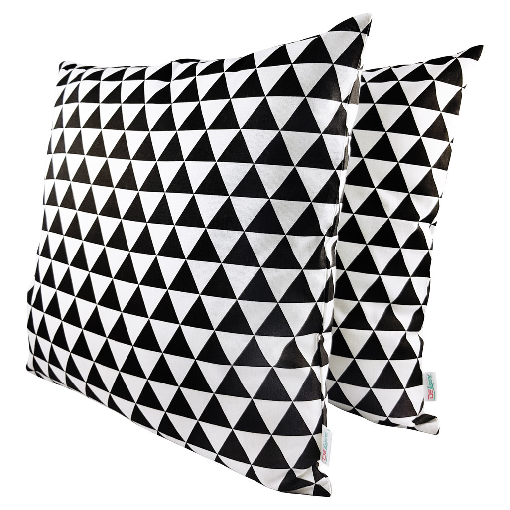 Poszewka na poduszkę czarno-biała wzór TRÓJKĄTY dekoracyjna - Dekoori zdjęcie 2