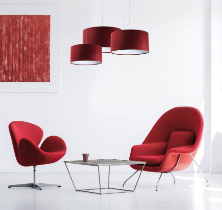 Bordowo-biała lampa wisząca z welurowym abażurem w kształcie walca LAWIERA