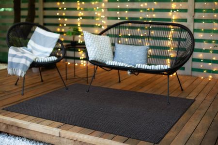 Czarny sznurkowy dywan pleciony na płasko, do salonu, na taras i balkon - TIMO