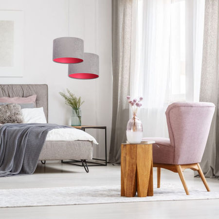 Szara lampa wisząca z kloszem w kształcie walca z różowym wnętrzem KAMELIA