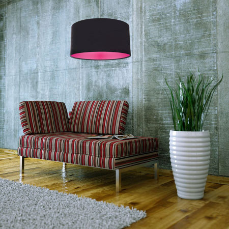 Czarna lampa wisząca, welurowa, z walcowym abażurem z różowym wnętrzem GLORIA