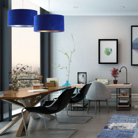 Kobaltowo-srebrna lampa wisząca w kształcie walca z welurowym abażurem ALPANA