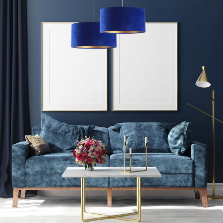 Kobaltowa lampa wisząca, welurowa, z walcowym abażurem ze złotym wnętrzem ALPANA