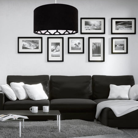 Czarna lampa wisząca z abażurem z weluru AURELIA w biało-czarny wzór marokańskiej koniczyny