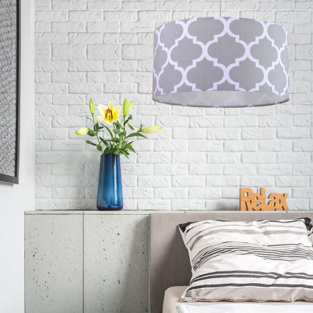 Szaro-biała lampa wisząca z abażurem z weluru MAROKO wzór marokańska koniczyna
