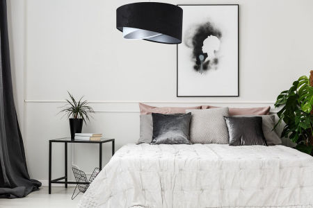 Czarno-biała lampa wisząca asymetria z welurowym abażurem ze srebrnym wnętrzem RIONA