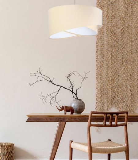 Kremowa lampa wisząca asymetria z welurowym abażurem z białym wnętrzem KIARA