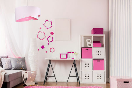 Biała lampa wisząca asymetria z welurowym abażurem z różowym wnętrzem AYA