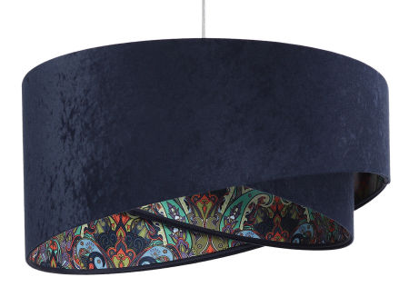 Granatowa lampa wisząca z welurowym, asymetrycznym kloszem z czarnym wnętrzem w indyjskie wzory LAILA