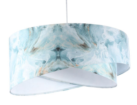 Błękitno-biała lampa wisząca z welurowym, asymetrycznym kloszem w artystyczny wzór ICE
