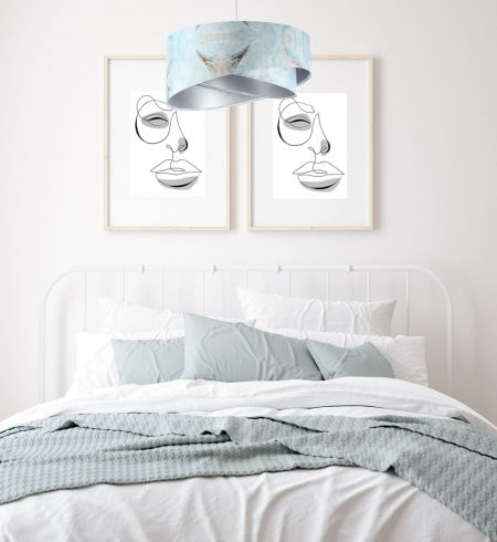 Błękitno-biała lampa wisząca, welurowa, z asymetrycznym abażurem ze srebrnym wnętrzem ICE