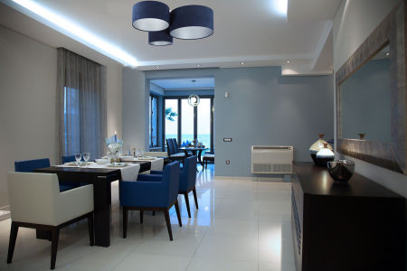 Granatowa lampa sufitowa z okrągłymi kloszami z weluru ze srebrnym wnętrzem, plafoniada HONIR