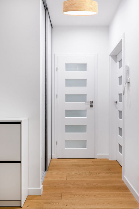 Lampa sufitowa z kloszem ze strukturalnej tkaniny o naturalnym wyglądzie o słomkowej strukturze, plafon MASAO