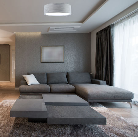 Szara lampa sufitowa z walcowym abażurem ze strukturalnej tkaniny o naturalnym wyglądzie MELVIN