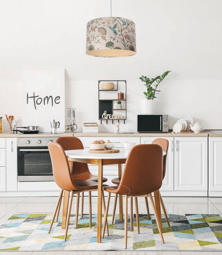 Kremowa lampa wisząca z walcowym abażurem z tkaniny strukturalnej w kwiaty i koliberki PORTLAND