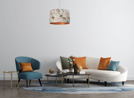 Kremowa lampa wisząca z kloszem ze strukturalnej tkaniny w kolibry i kwiaty z miedzianym wnętrzem PORTLAND