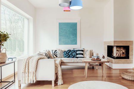 Niebiesko-różowo-szara lampa sufitowa z walcowymi abażurami z weluru, plafoniada z białym, złotym i srebrnym wnętrzem NEVAN