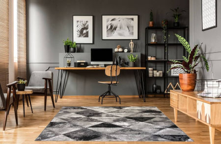 Młodzieżowy dywan w szare i czarne przecierane trójkąty Almas 03 modny nowoczesny