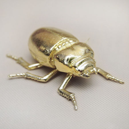 Złote figurki egipskie żuczki do powieszenia, nowoczesne dekoracje