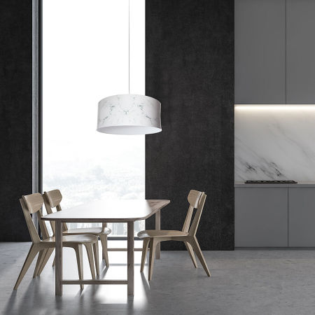Biała lampa wisząca z walcowym abażurem z lateksu w marmurowy wzór MARMUR MOUNTAIN WHITE