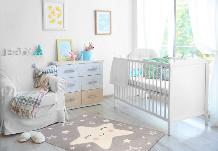 Antyalergiczny szary dywan dla dzieci w jasne gwiazdki Happy Star Grey