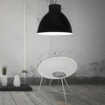 Skandynawska czarna lampa wisząca CORNELLA w połysku z białym wnętrzem