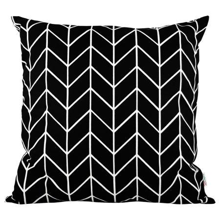 Czarna poszewka na poduszkę w białą jodełkę