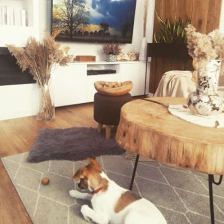 Brązowy puf stołek drewniany klasyczny kolor pokrowiec gładki jednobarwny