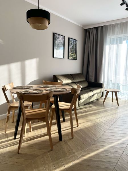 Beżowo-czarna lampa wisząca z walcowymi abażurami z juty i satyny, z kremowym wnętrzem BOHO