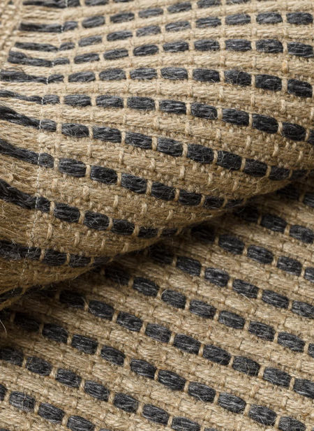 Jutowy dywan boho z frędzlami, beżowo-czarny w poziome pasy, płasko tkany - JUTE