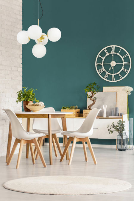 Pionowy żyrandol, wisząca złota lampa, białe kule, szklane klosze, KLASYCZNE ZŁOTO - STELVIO W5