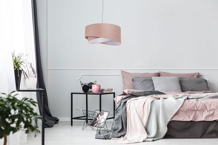 Różowa lampa sufitowa, pudrowy róż, welurowy asymetryczny abażur, dla dziewczynki - JASMINE BEBE