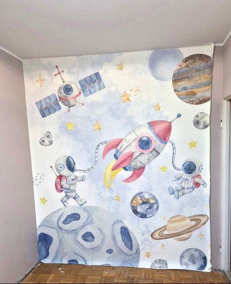 Tapeta KOSMOS dla dzieci, chłopca: planety, kosmonauta, rakieta i gwiazdy, pastelowa, na ścianę