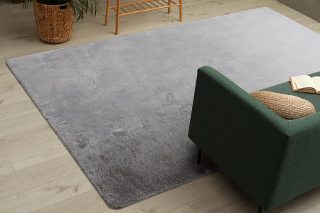 Szary dywan pluszowy, miękki i puszysty jak króliczek, antypoślizgowy i do prania - POSH Shaggy