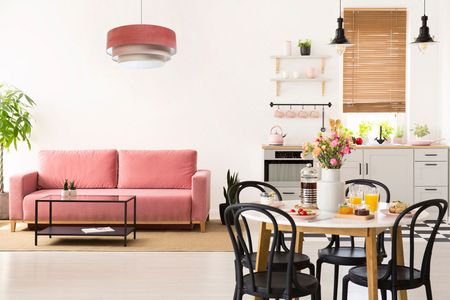 Welurowa lampa wisząca kaskadowa, czerwień, pudrowy róż i beż, styl dopamine decor - JASMINE BEBE