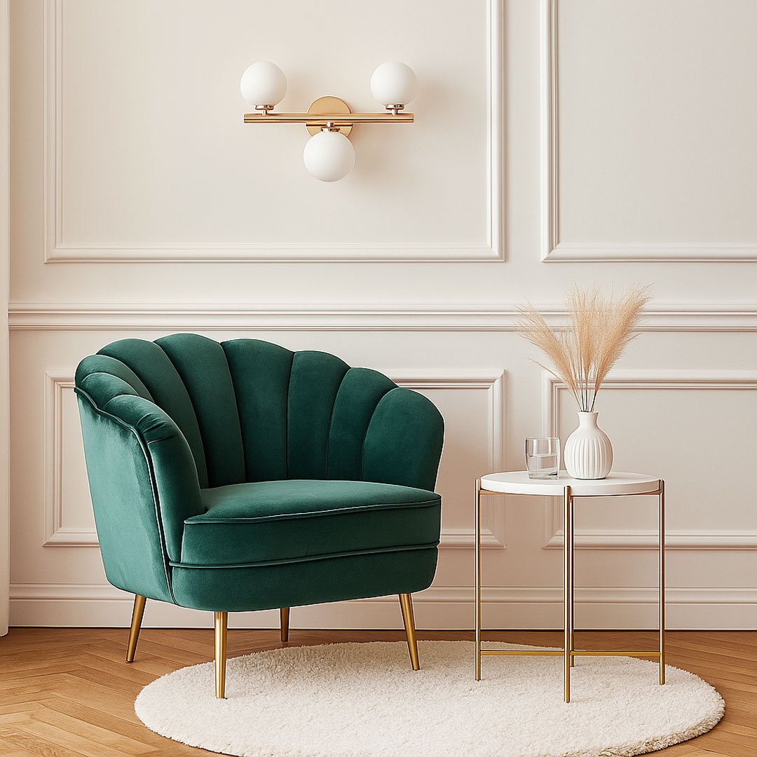 Złoty kinkiet glamour z trzema białymi, szklanymi kloszami, francuskie złoto - MARSIADA - Lumina Deco zdjęcie 2